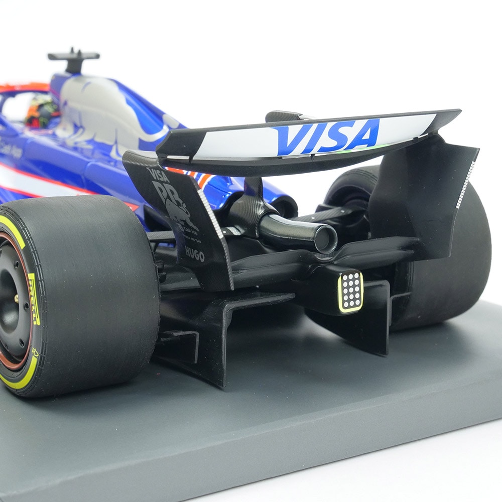 MINICHAMPS 1/18スケール ビザ キャッシュ RB F1チーム VCARB 01 岩佐