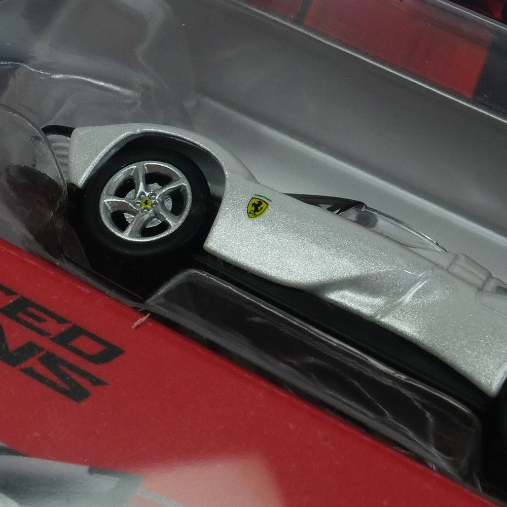 Maisto 1/64スケール SPEED ICONS フェラーリ デイトナ SP3 ホワイト MS15710W