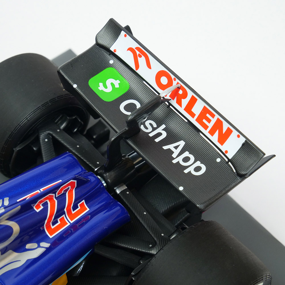 MINICHAMPS 1/18スケール ビザ キャッシュ RB F1チーム VCARB 01