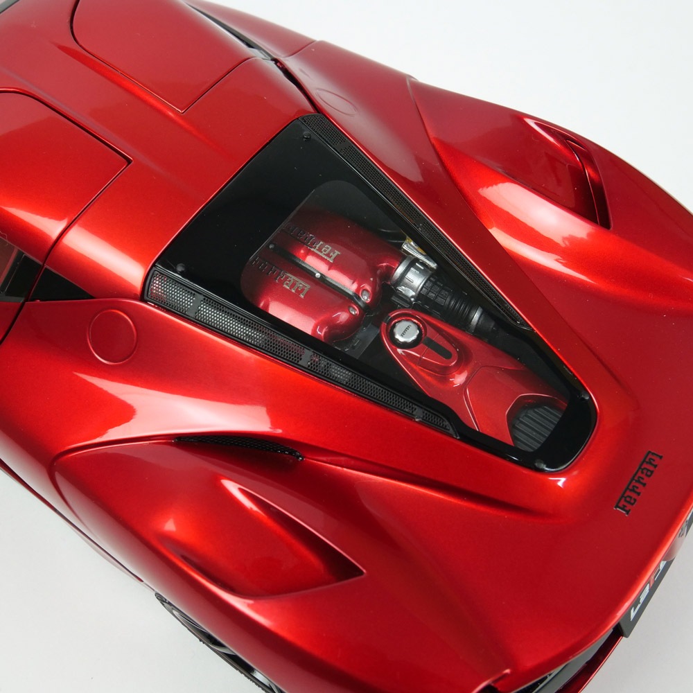 BBR MODELS 1/18スケール フェラーリ ラ フェラーリ レッドメタリック