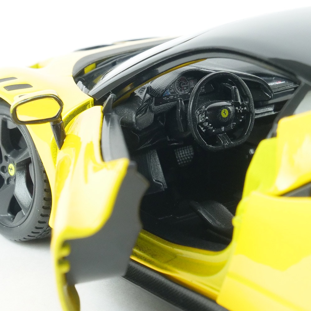 Bburago 1/24スケールフェラーリ SF90 XX ストラダーレ イエロー 18-26032Y