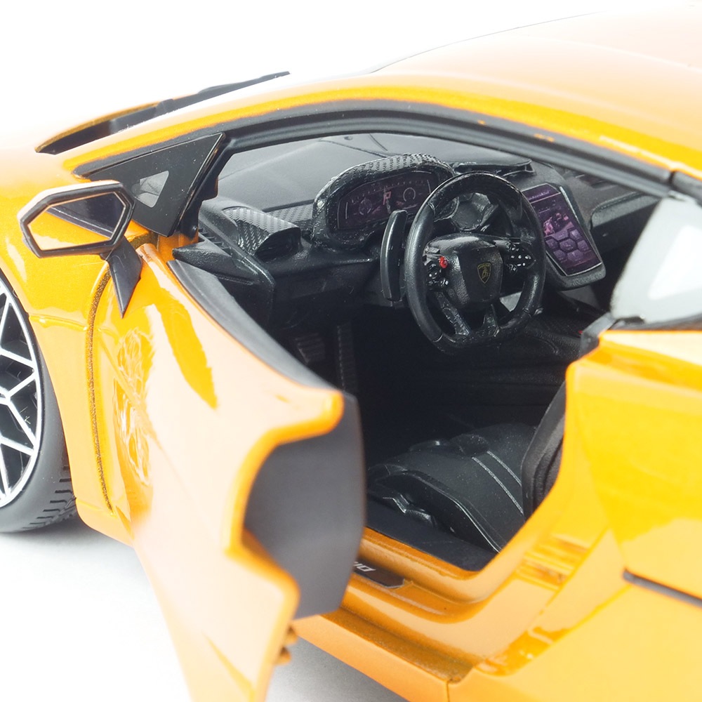 Bburago 1/18スケール ランボルギーニ テメラリオ オレンジ BUR11052OR