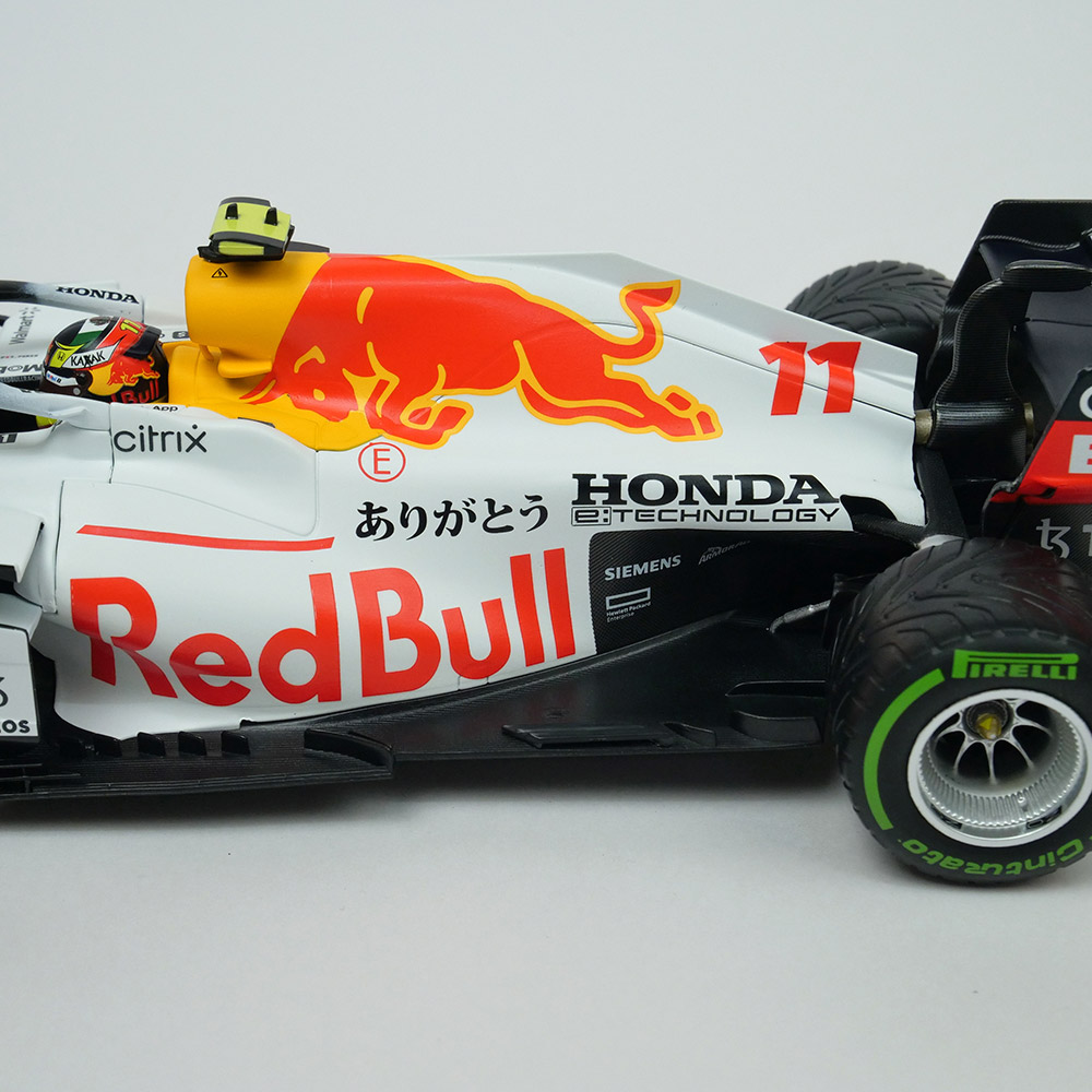 スパーク1/18 レッドブルレーシング RB16B トルコGP ありがとうVer スパーク 1/18 レッドブル RB16B トルコGP 2021 2nd M