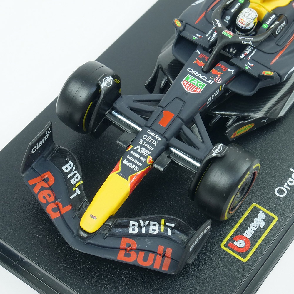 BBURAGO 1/43スケール オラクル レッドブル レーシング RB18 M