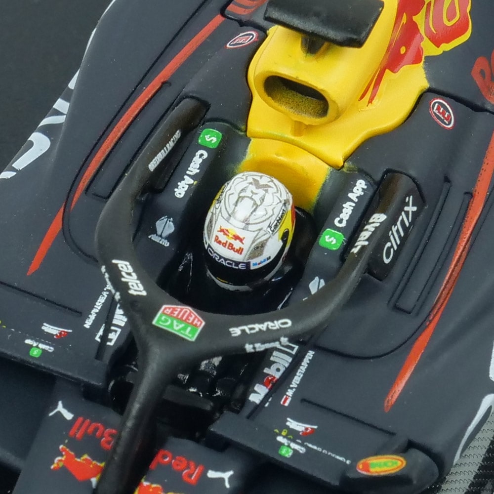BBURAGO 1/43スケール オラクル レッドブル レーシング RB18 M