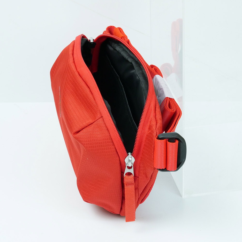 スクーデリア　フェラーリ　チーム支給品　バックバック PUMA（プーマ） 2025 PUMA スクーデリア フェラーリ レース ラージ