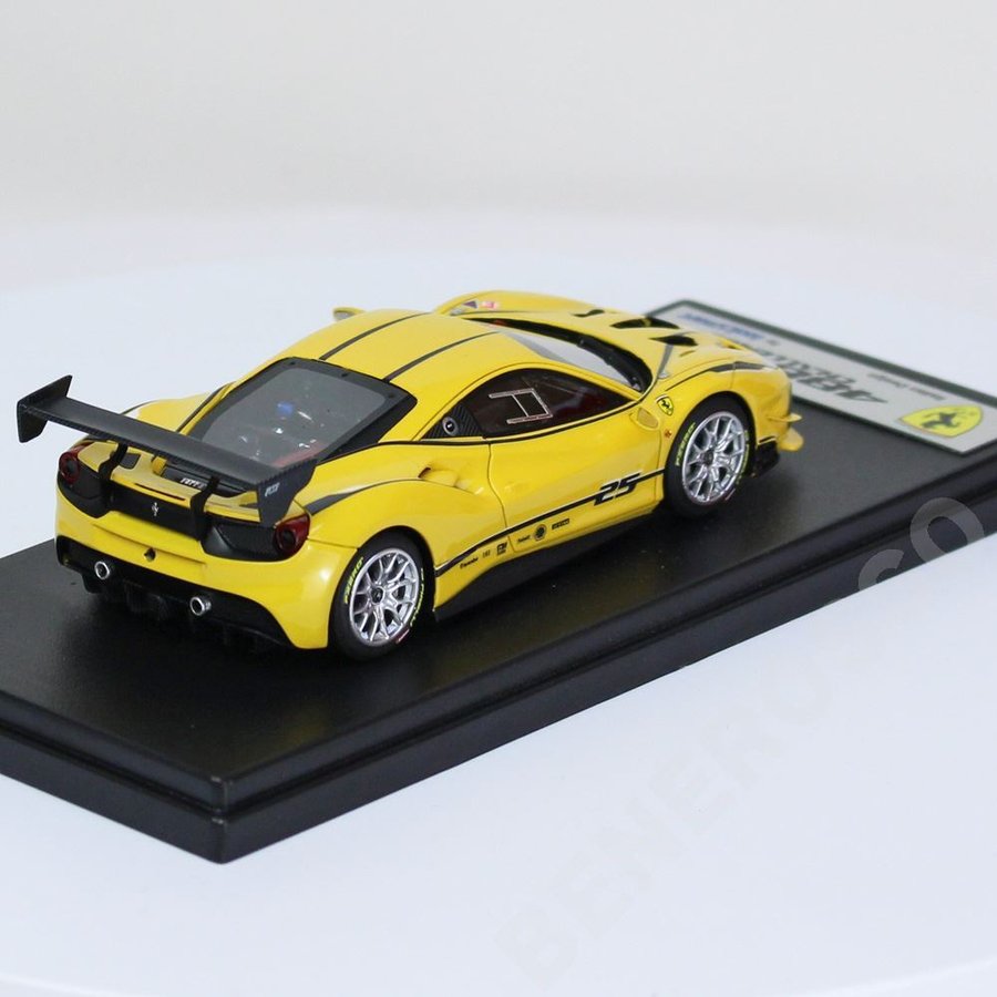 【アウトレット】LookSmart 1/43スケール フェラーリ 488 Challenge PressVer.(Giallo Modena) LS476A 【返品・交換不可】