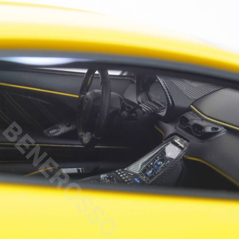 MRコレクション 1/18スケール ランボルギーニ カウンタック LPI800-4 Giallo LAMBO052C