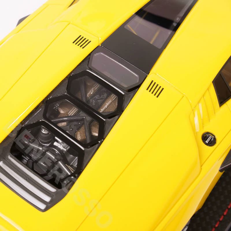 MRコレクション 1/18スケール ランボルギーニ カウンタック LPI800-4 Giallo LAMBO052C