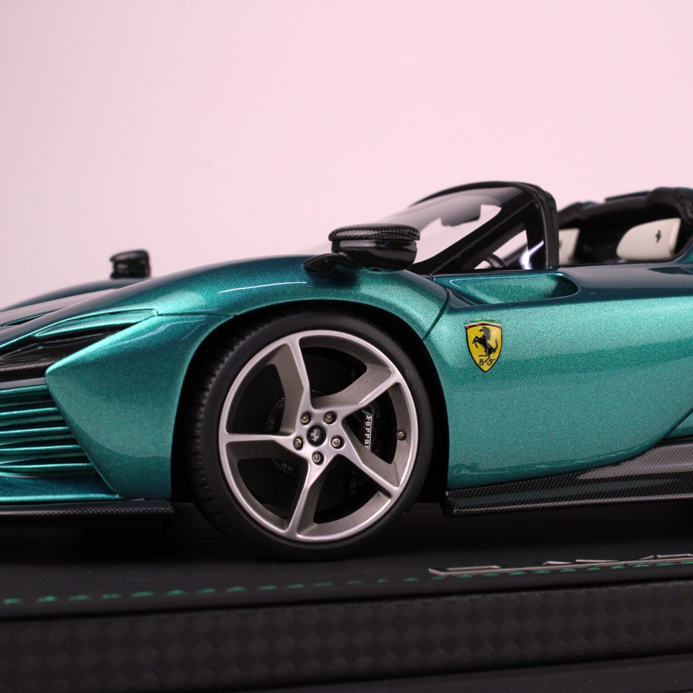 BBR MODELS 1/18スケール フェラーリ デイトナ SP3 イーコナシリーズ Green Jewel P18214TMI