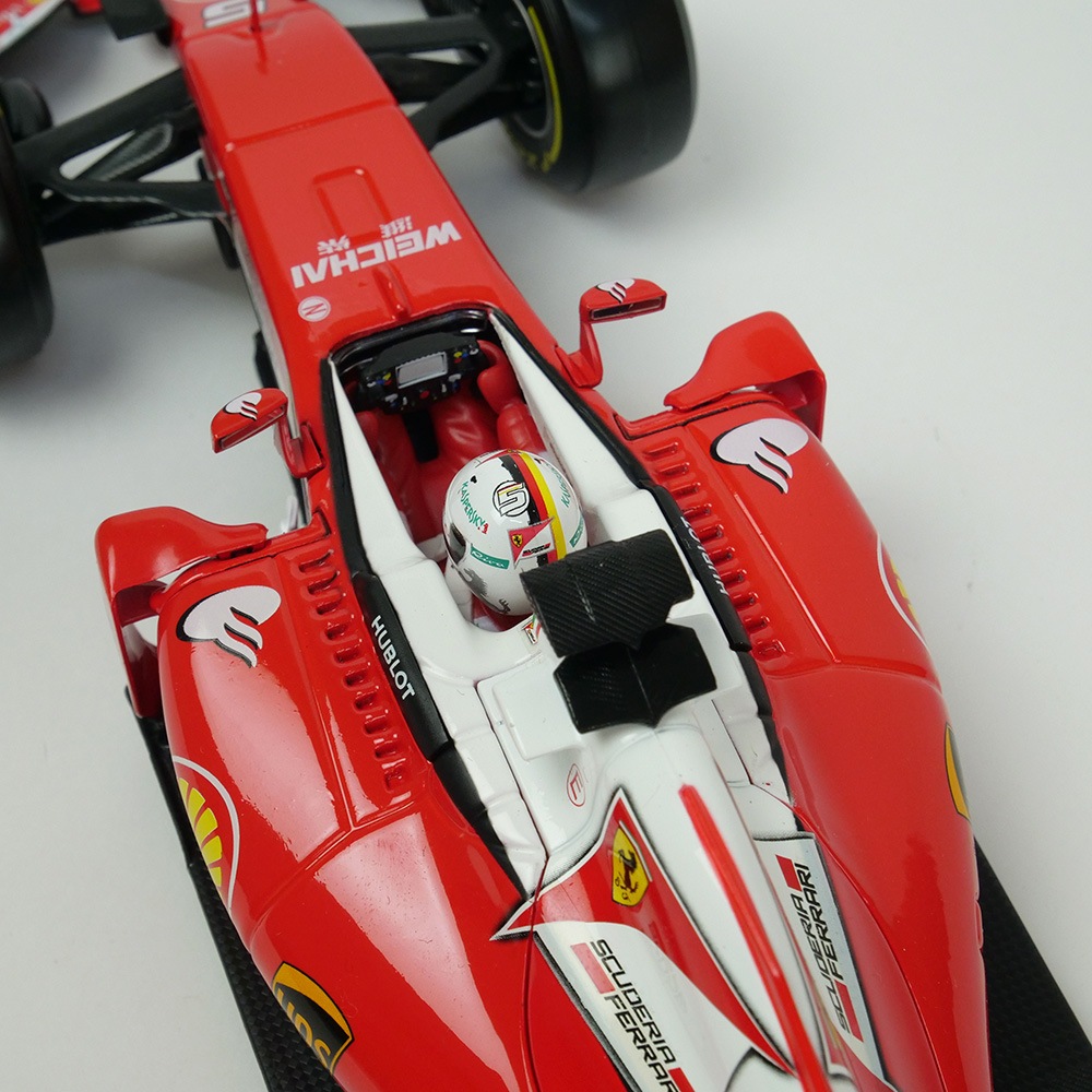 Bburago 1/18スケール フェラーリ SF16-H S.ベッテル 2016年モデル BRG-18-16802SV