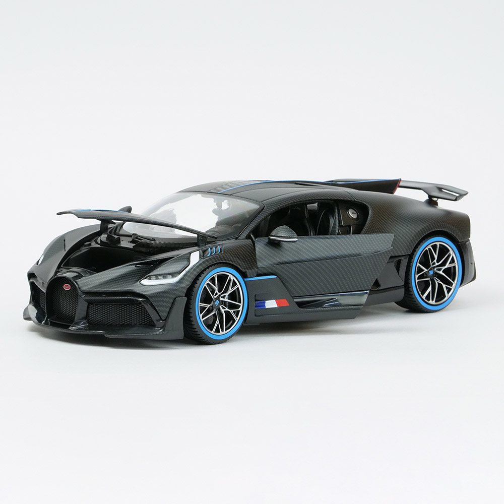 Bburago 1/18スケール ブガッティ ディーヴォ ブラック (ブラゴ 50th