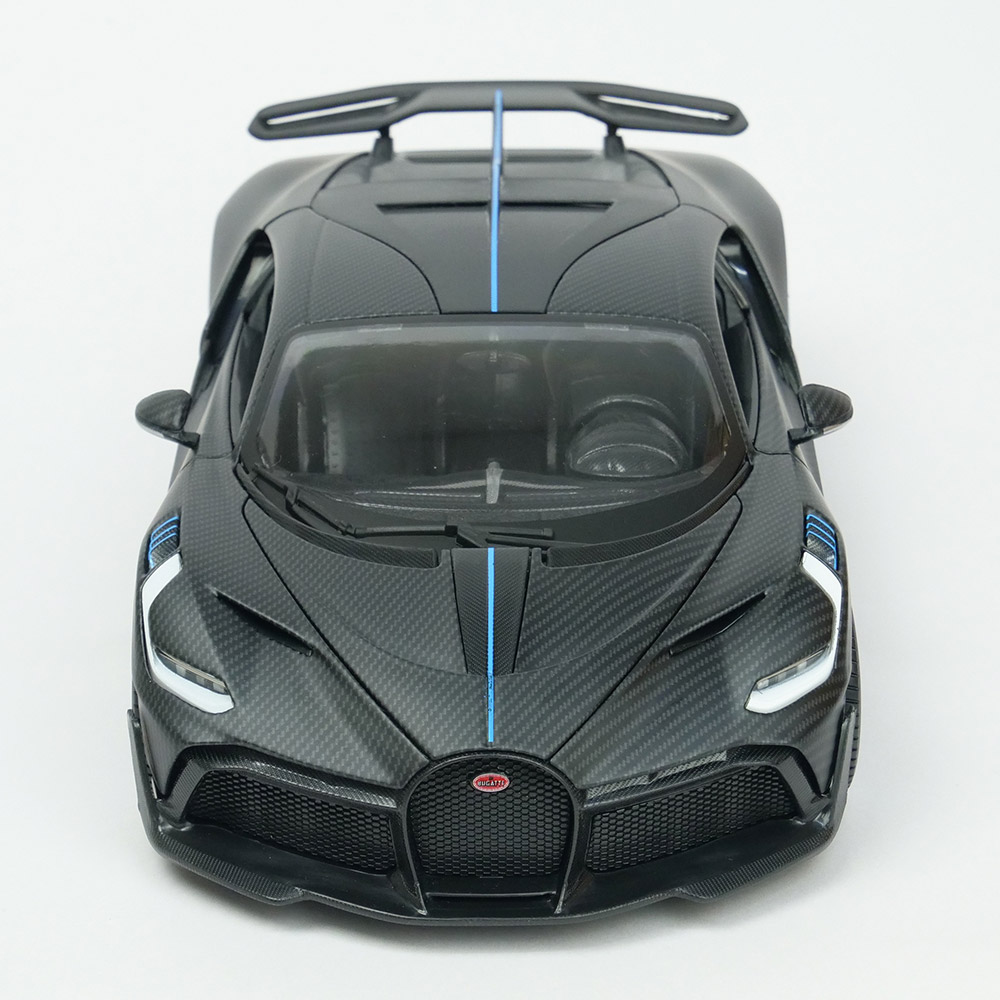 Bburago 1/18スケール ブガッティ ディーヴォ ブラック (ブラゴ 50th