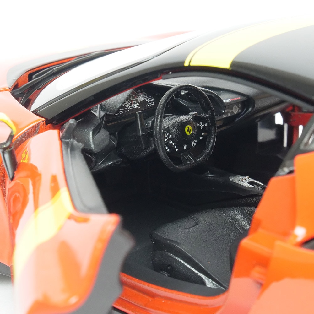 Bburago 1/18スケール フェラーリ SF90 ストラダーレ アセット フィオラノ レッド/イエローライン 18-16021RY