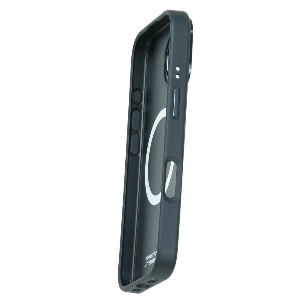 BMW iPhone 17 PUレザー バックカバー パフォーデットストライプ メタルロゴ ブラック マグセーフ対応 BMHMP17S25PCPSKB