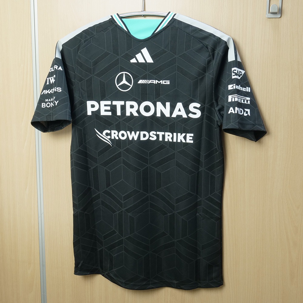 メルセデス AMG ペトロナス F1 チーム ドライバー オーセンティック T