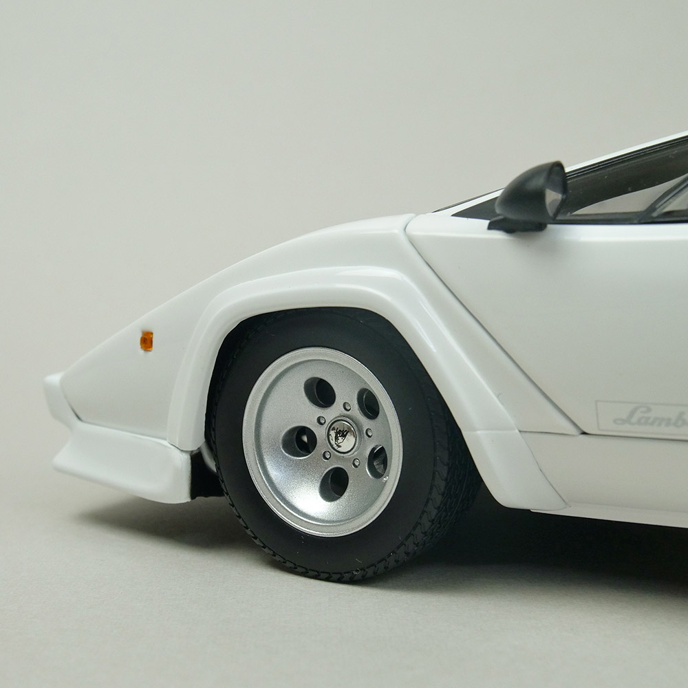 京商 1/18スケール ランボルギーニ カウンタック LP400S ホワイト KS08320WFL