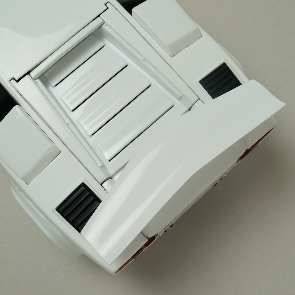 京商 1/18スケール ランボルギーニ カウンタック LP400S ホワイト KS08320WFL