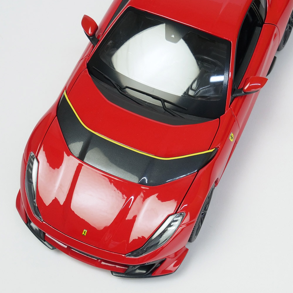 Bburago 1/18スケール フェラーリ 812 コンペティツィオーネ レッド 18-16019R