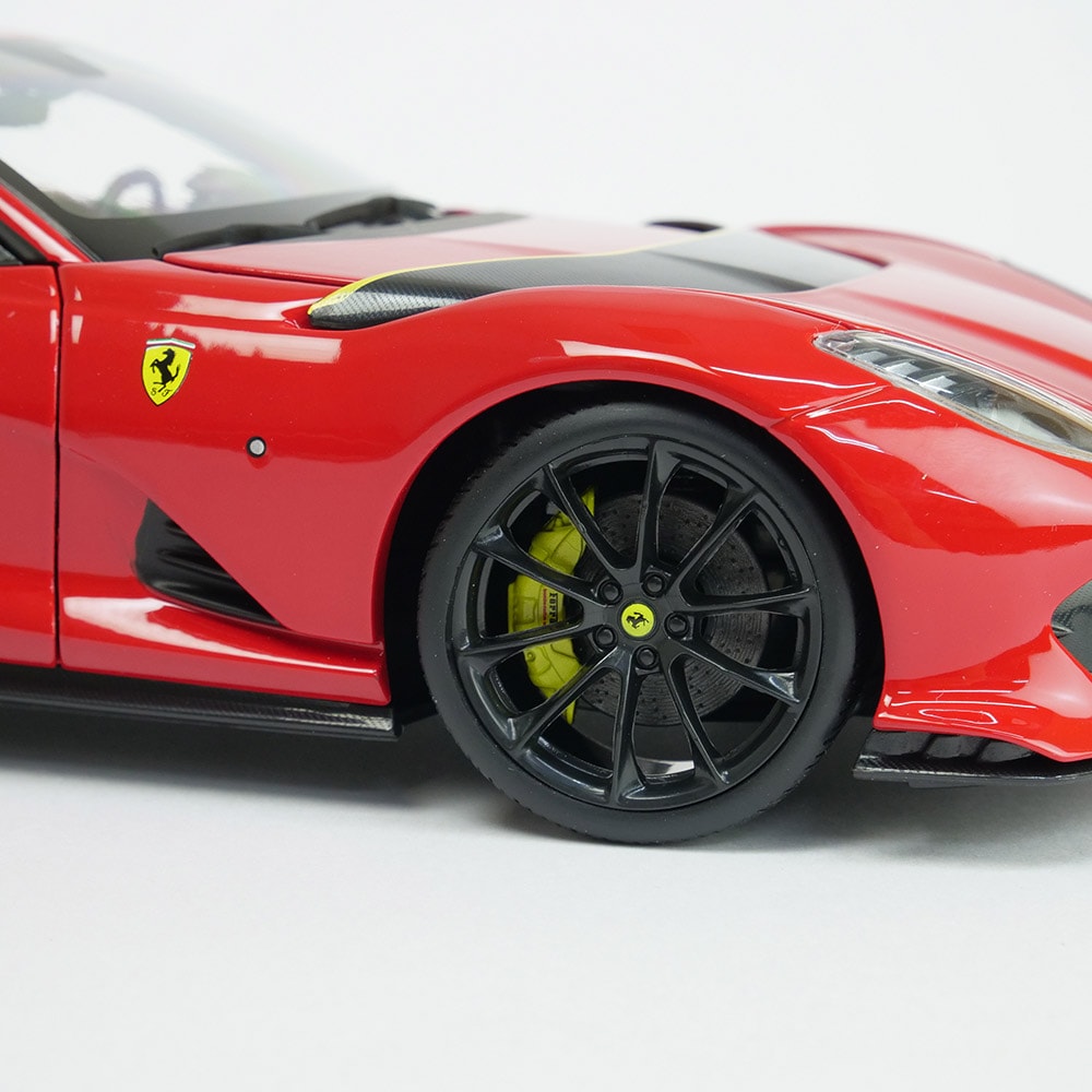 Bburago 1/18スケール フェラーリ 812 コンペティツィオーネ レッド 18-16019R