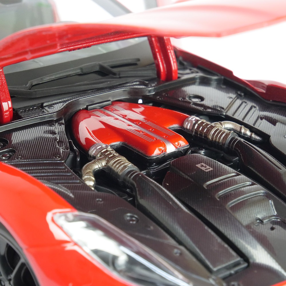 Bburago 1/18スケール フェラーリ 812 コンペティツィオーネ レッド 18-16019R