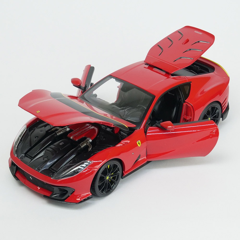 Bburago 1/18スケール フェラーリ 812 コンペティツィオーネ レッド 18-16019R