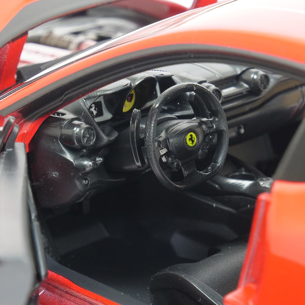 Bburago 1/18スケール フェラーリ 812 コンペティツィオーネ レッド 18-16019R