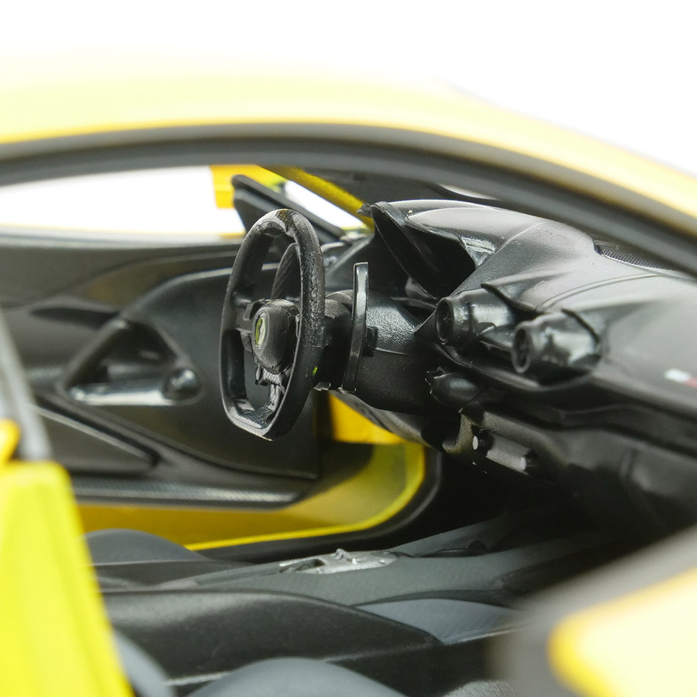 Bburago 1/18スケール フェラーリ 812 コンペティツィオーネ イエロー 18-16019Y