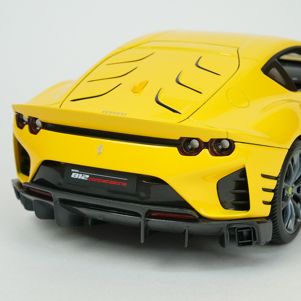Bburago 1/18スケール フェラーリ 812 コンペティツィオーネ イエロー 18-16019Y