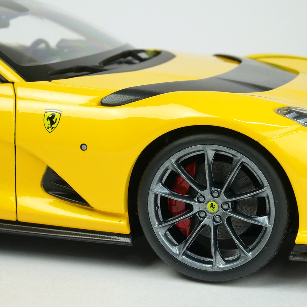 Bburago 1/18スケール フェラーリ 812 コンペティツィオーネ イエロー 18-16019Y