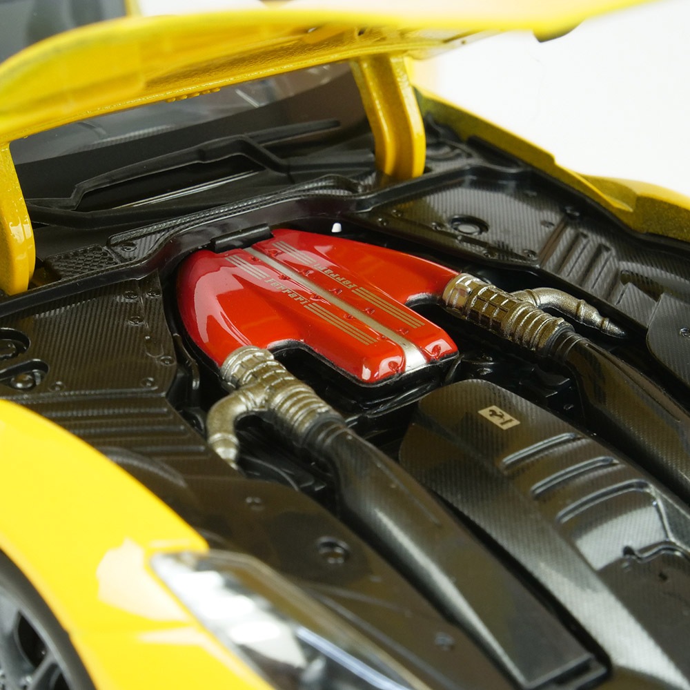 Bburago 1/18スケール フェラーリ 812 コンペティツィオーネ イエロー 18-16019Y