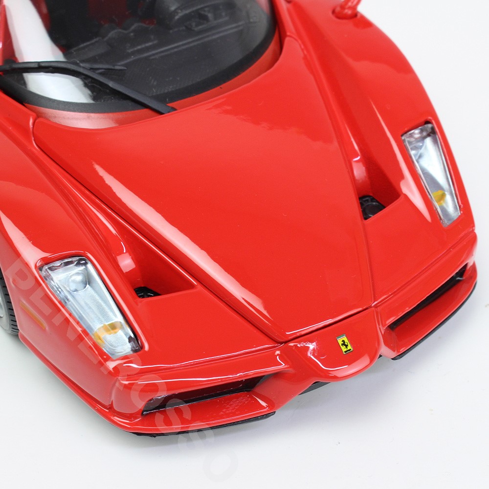 Bburago 1/24スケール フェラーリ エンツォ フェラーリ レッド 18-26006R2