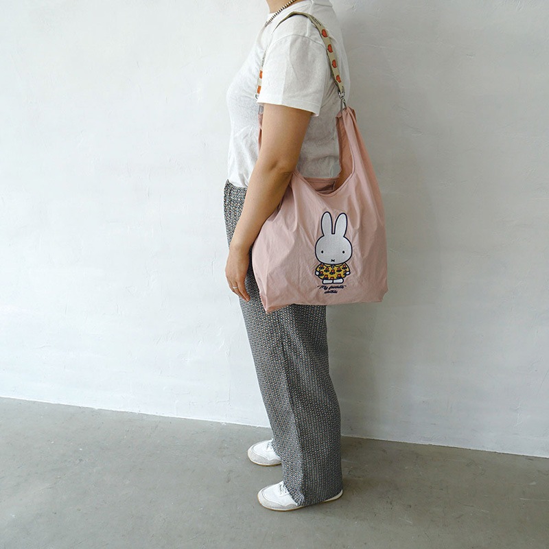 DB/ストラップ付きショッパーバッグ STRAWBERRY | 利用シーンから探す