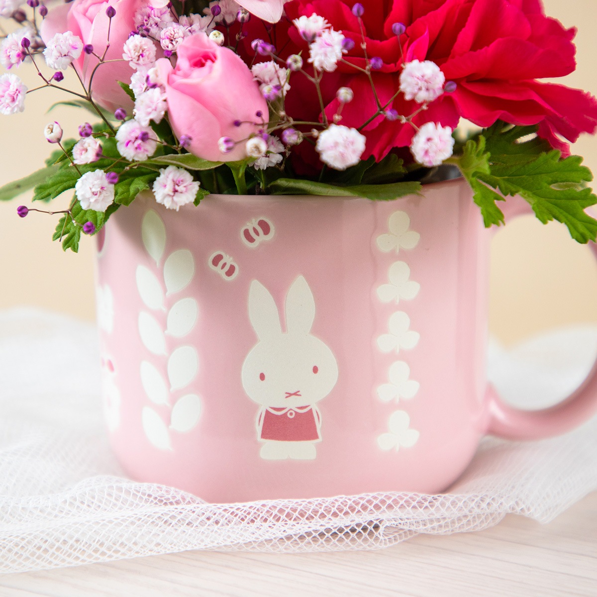 ハンドメイド❣️春爛漫❣️さくら満開❣️お花見、お出かけルンルン、うさぎ、春アレンジ❣️ 直送商品A】マグカップアレンジ ピンク | 生花アレンジメント