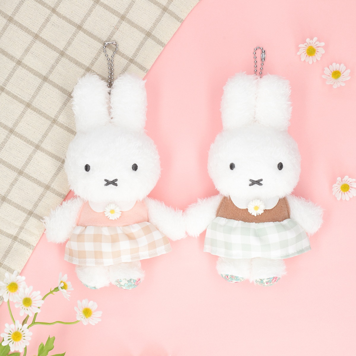 Flower Miffy ほわほわマスコットキーチェーン ペールチェック