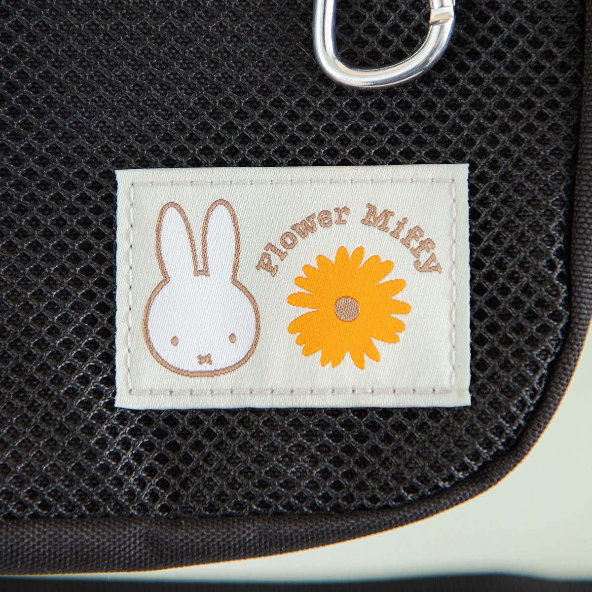 アレキサンダーマーブル　サクラブルーム　仕切ポーチ付きミニトート　フェイクファー Flower Miffy・OUTDOOR PRODUCTS ショルダーバッグ マーガレット