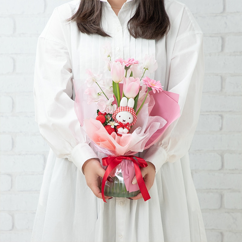 mSpring Flower Series Spring モココ 直送商品A】スタンディングブーケ 春摘みいちご | 生花アレンジメント
