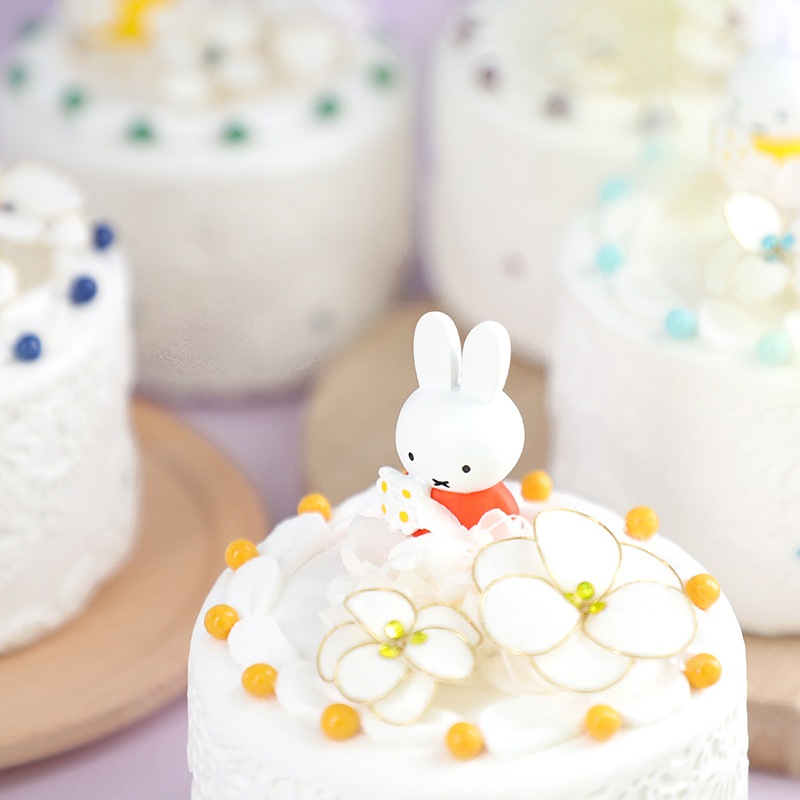 フラワーミッフィー ハッピーバースデーケーキアレンジ 3月 すべての商品 ミッフィーのお花屋さん Flower Miffy