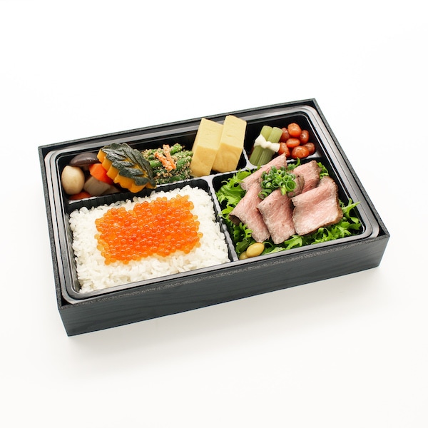 ローストビーフといくら御飯のお弁当~La BOMBANCE~