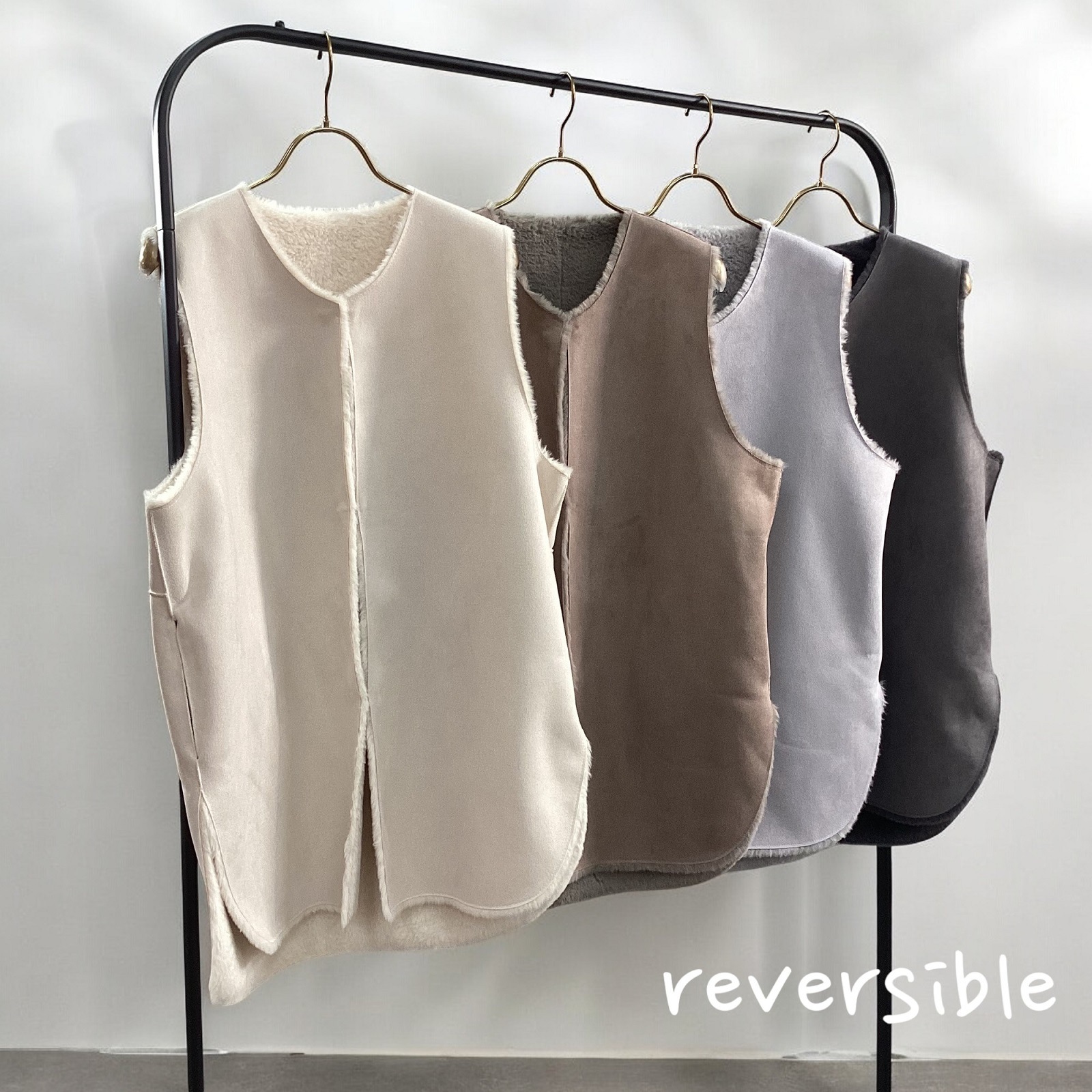 2024 新作 QTUME フェイクムートンミドルジレ リバーシブル 型番462