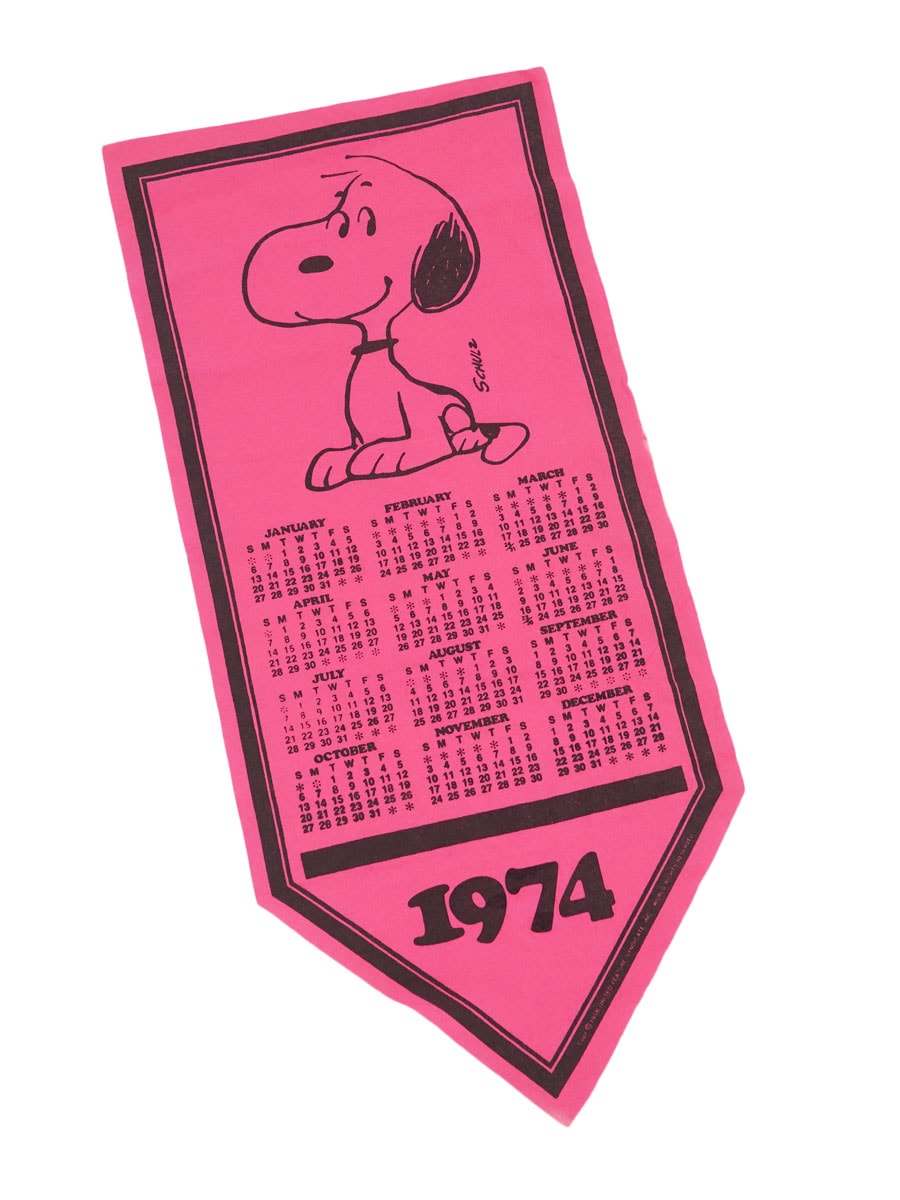70's PEANUTS ''SNOOPY1974'' カレンダー付 ペナント ショッキングピンク