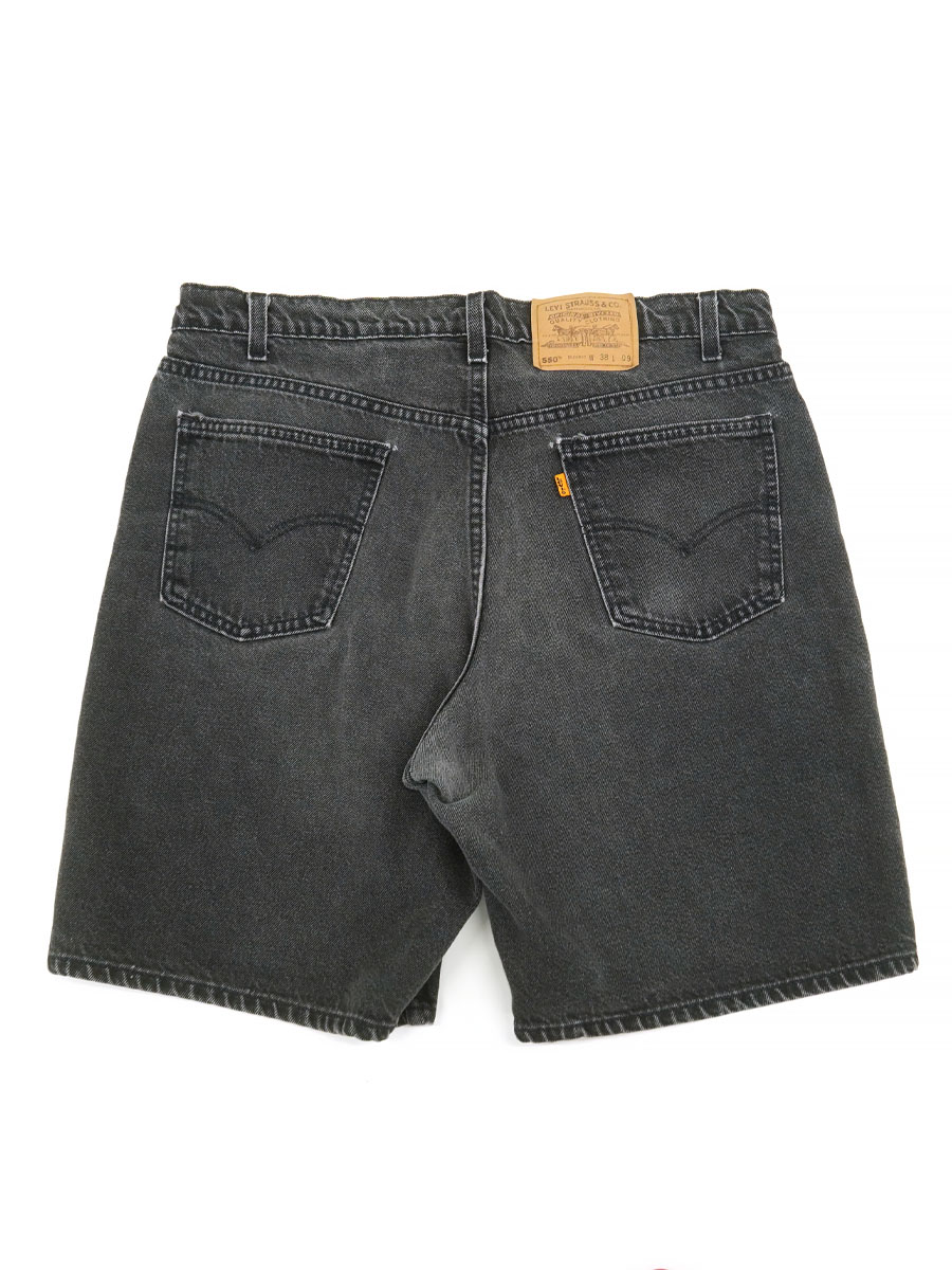 90'S LEVI'S 550 BLACK DENIM SHORTS WITH ORANGE TAB (SIZE. W38 L09