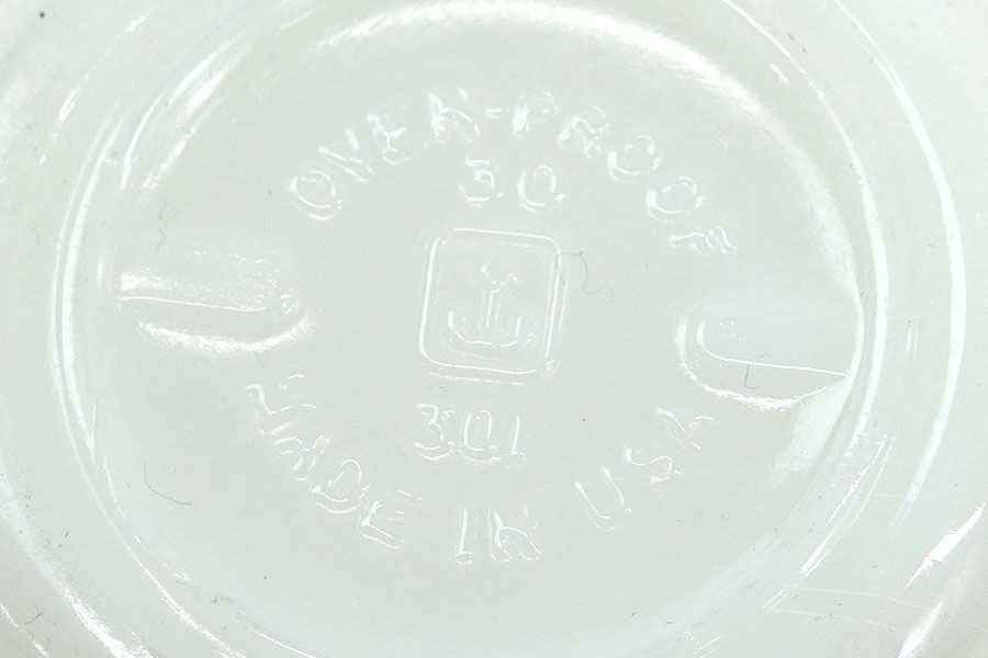 70's～ ANCHOR HOCKING Fire-king OVEN-PROOF ''スヌーピー'' ミルク