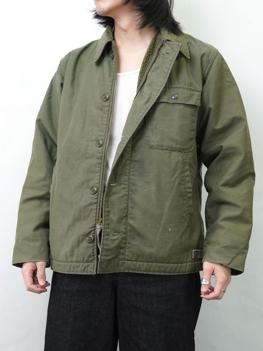 A-2 デッキジャケット　85年製　カーキ　ペンキ 85 U.S.NAVY A-2デッキジャケット 表記(M) | すべての商品