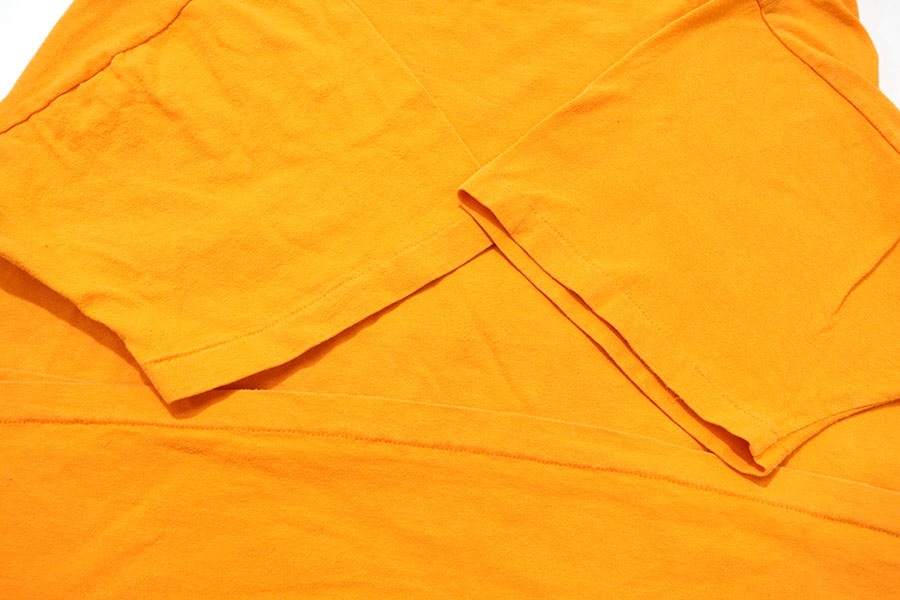 90's OLD GAP 100%コットン ノーポケットTシャツ オレンジ 表記 90's OLD GAP 100%コットン ノーポケットTシャツ オレンジ 表記