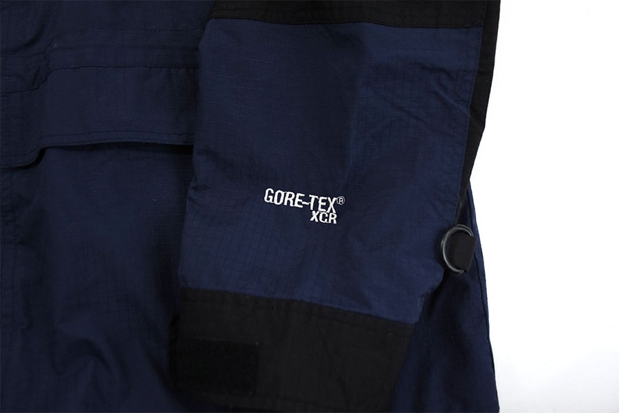 THE NORTH FACE SUMMIT SERIES ネイビー サイズ:S 90's THE NORTH FACE SUMMIT SERIES ゴアテックスパーカ ダーク