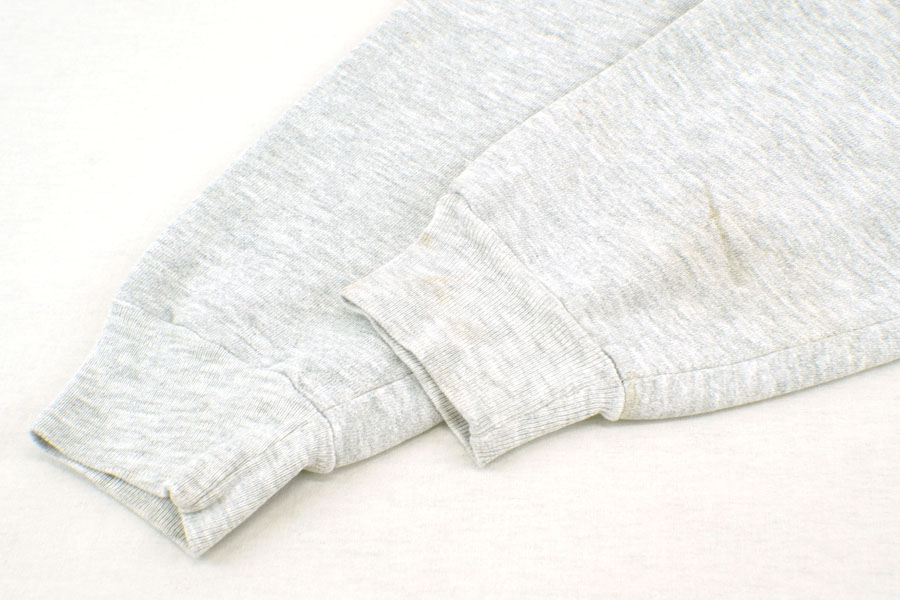 90's 青刺繍タグ ''BOSTON UNIVERSITY'' 染み込み 前Vスウェット 表記