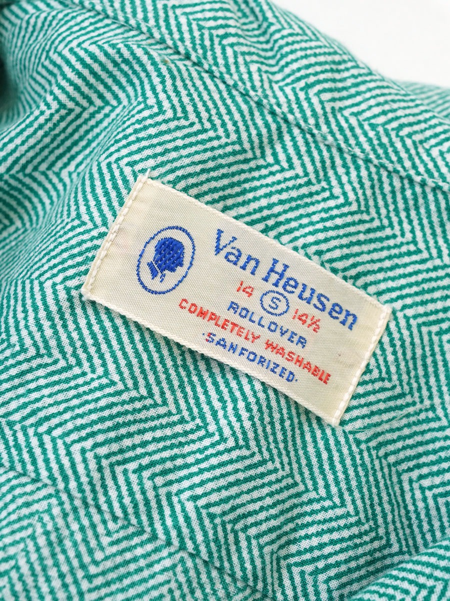 50'S~ VAN HEUSEN HERRINGBONE PRINT LOOP COLLAR S/S SHIRT (SIZE 50'S~ VAN HEUSEN HERRINGBONE PRINT LOOP COLLAR S/S SHIRT (SIZE