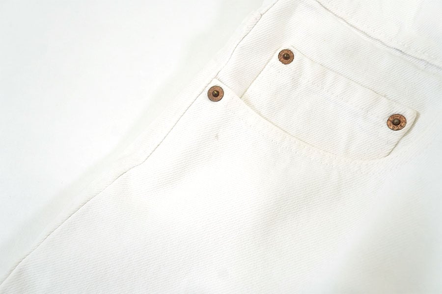 90'S LEVI'S 550 WHITE JEANS (SIZE.W34 L30) MADE IN USA | SOLD OUT
