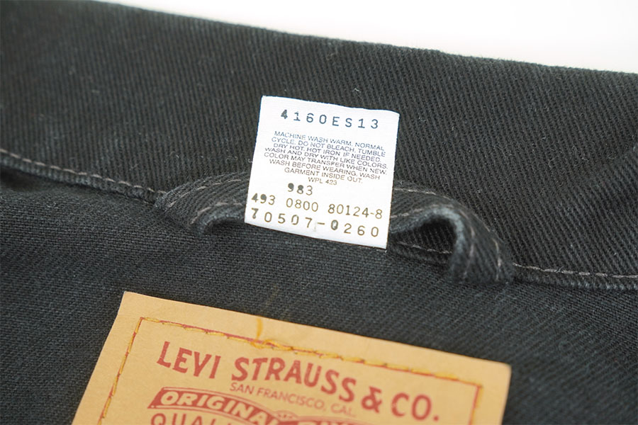 00'S LEVI'S 70507-0260 BLACK DENIM JACKET (SIZE. LARGE) MADE IN